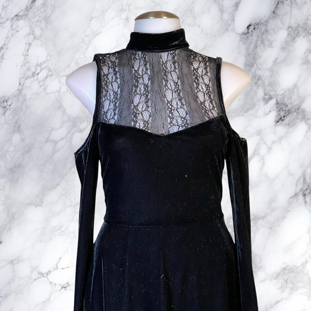 Killstar Moonstera Velvet Dress - Picture 3 of 12